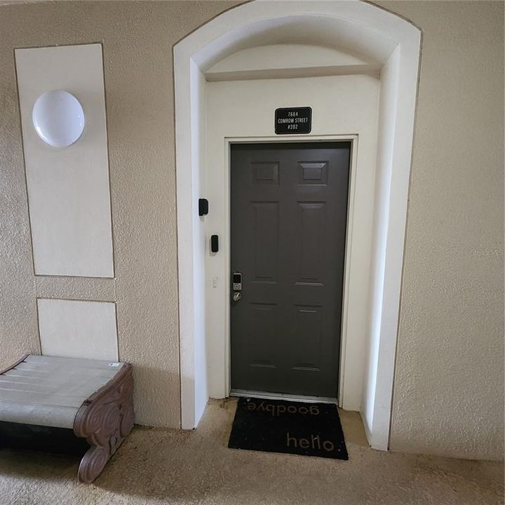 En Venta: $275,000 (2 camas, 2 baños, 1081 Pies cuadrados)
