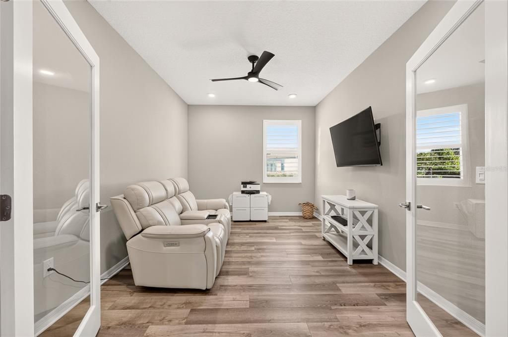 For Sale: $447,400 (2 beds, 2 baths, 2118 Square Feet)