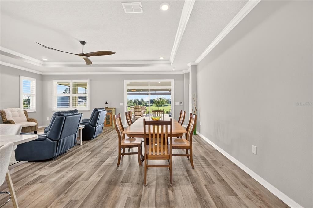 For Sale: $447,400 (2 beds, 2 baths, 2118 Square Feet)