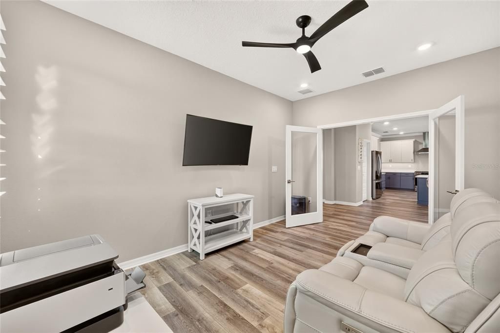 For Sale: $447,400 (2 beds, 2 baths, 2118 Square Feet)