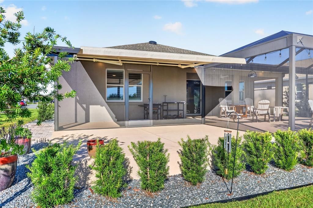 For Sale: $447,400 (2 beds, 2 baths, 2118 Square Feet)