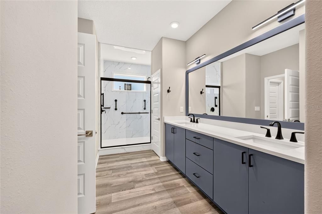 For Sale: $447,400 (2 beds, 2 baths, 2118 Square Feet)