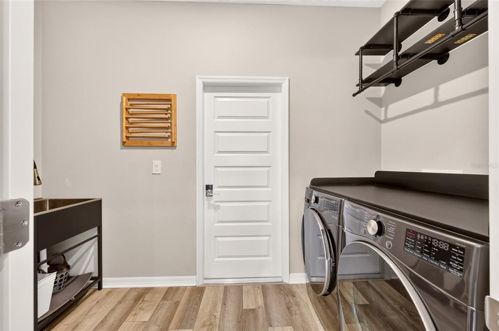 For Sale: $447,400 (2 beds, 2 baths, 2118 Square Feet)