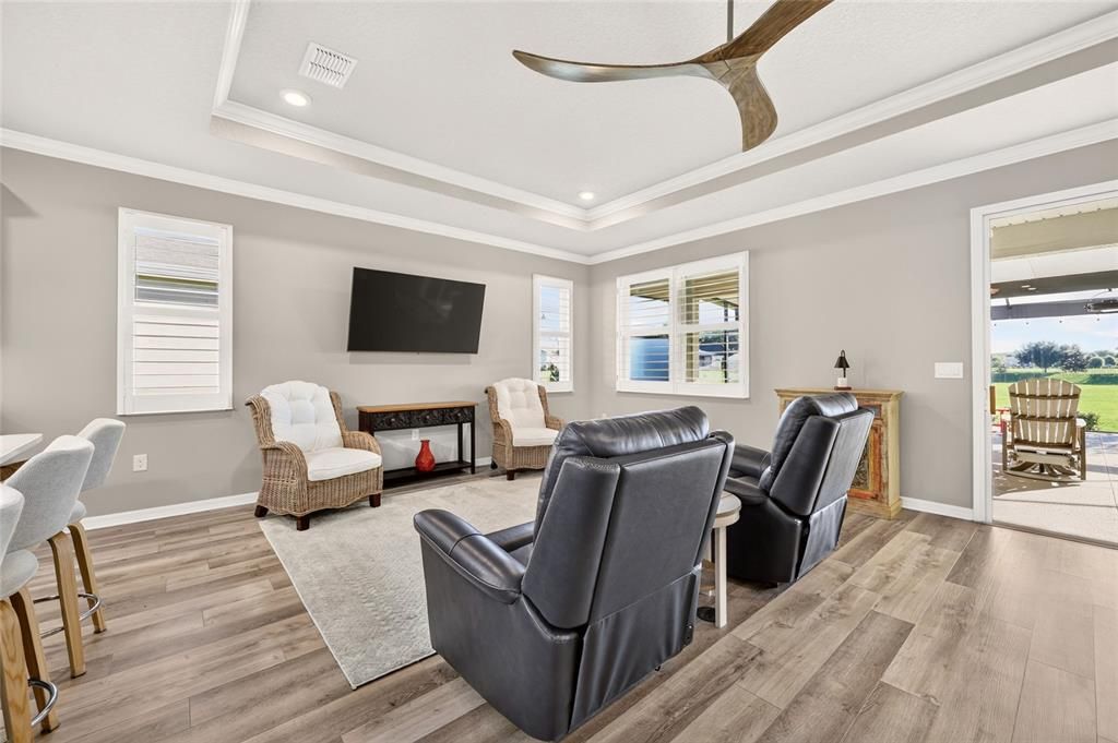 For Sale: $447,400 (2 beds, 2 baths, 2118 Square Feet)