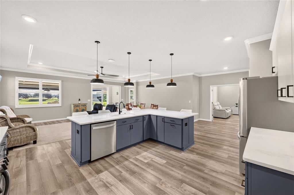 For Sale: $447,400 (2 beds, 2 baths, 2118 Square Feet)