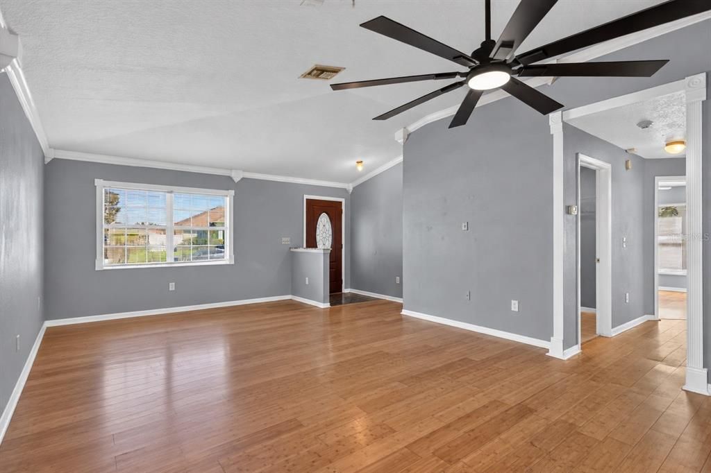 En Venta: $329,900 (3 camas, 2 baños, 1734 Pies cuadrados)