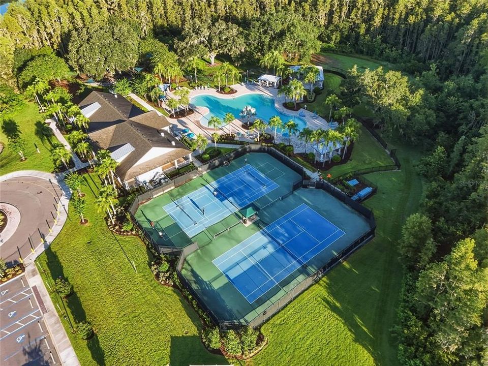 For Sale: $679,000 (5 beds, 5 baths, 3814 Square Feet)