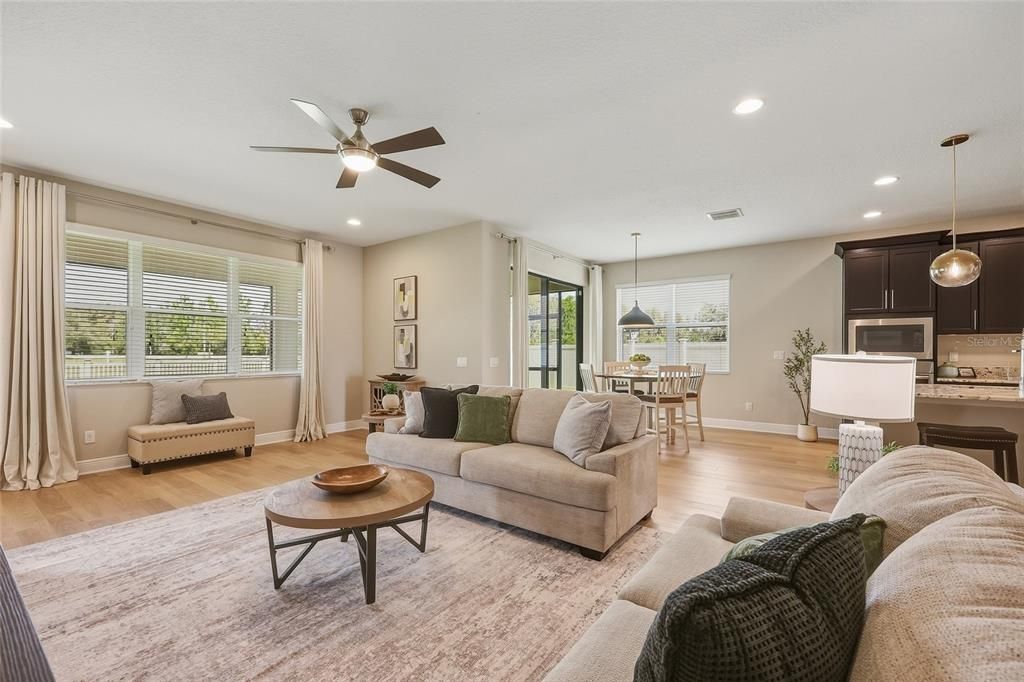 For Sale: $679,000 (5 beds, 5 baths, 3814 Square Feet)