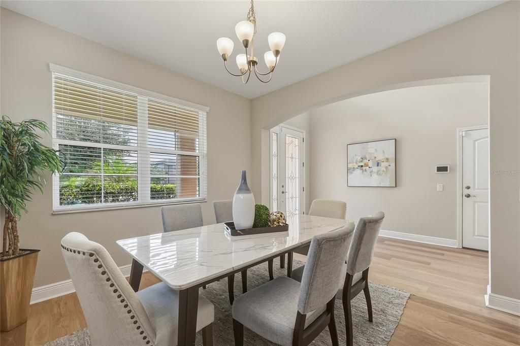 For Sale: $679,000 (5 beds, 5 baths, 3814 Square Feet)