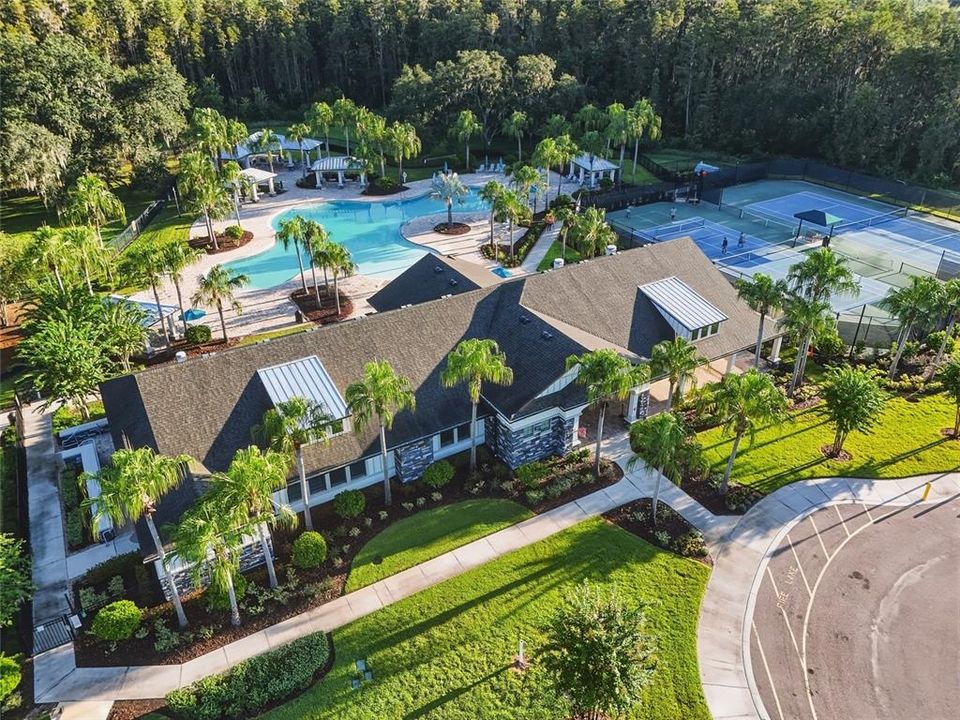 For Sale: $679,000 (5 beds, 5 baths, 3814 Square Feet)