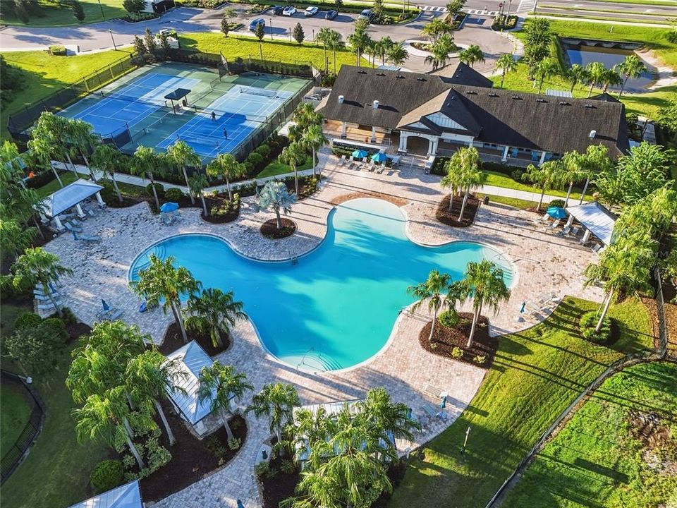 For Sale: $679,000 (5 beds, 5 baths, 3814 Square Feet)