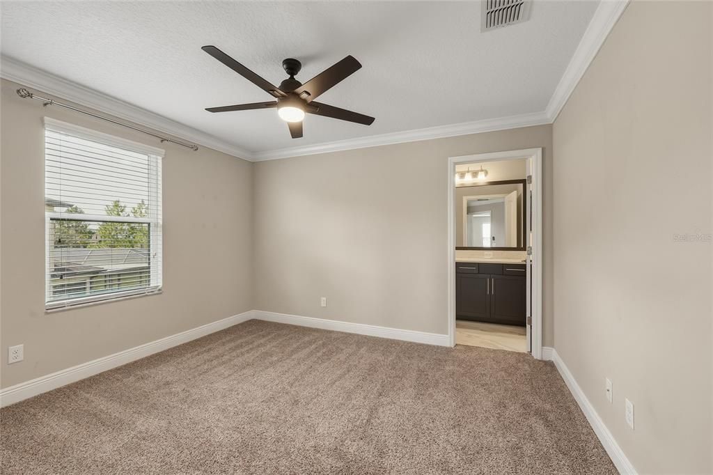 For Sale: $679,000 (5 beds, 5 baths, 3814 Square Feet)