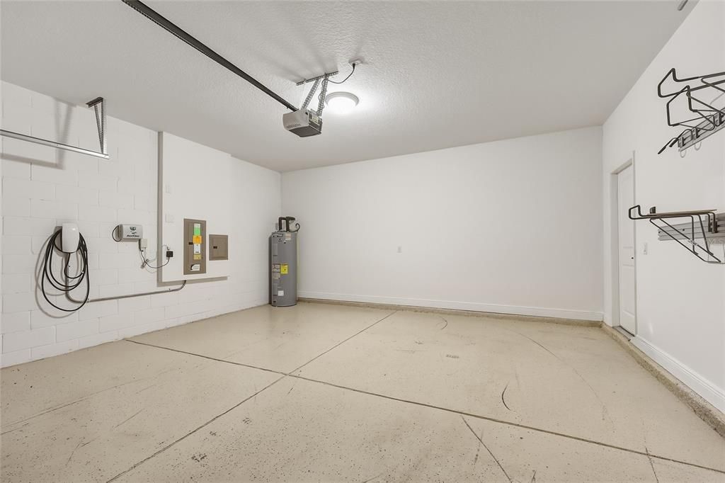 For Sale: $679,000 (5 beds, 5 baths, 3814 Square Feet)