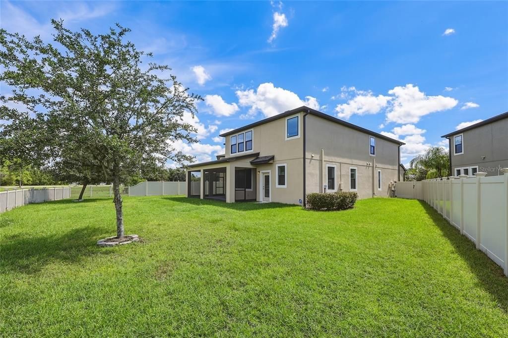 For Sale: $679,000 (5 beds, 5 baths, 3814 Square Feet)