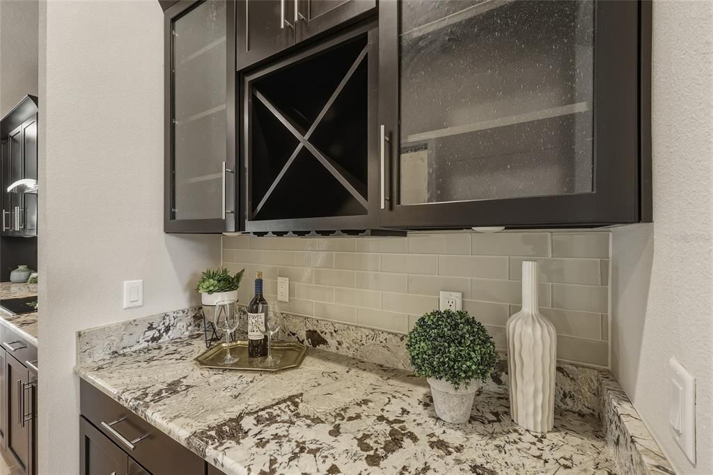 For Sale: $679,000 (5 beds, 5 baths, 3814 Square Feet)