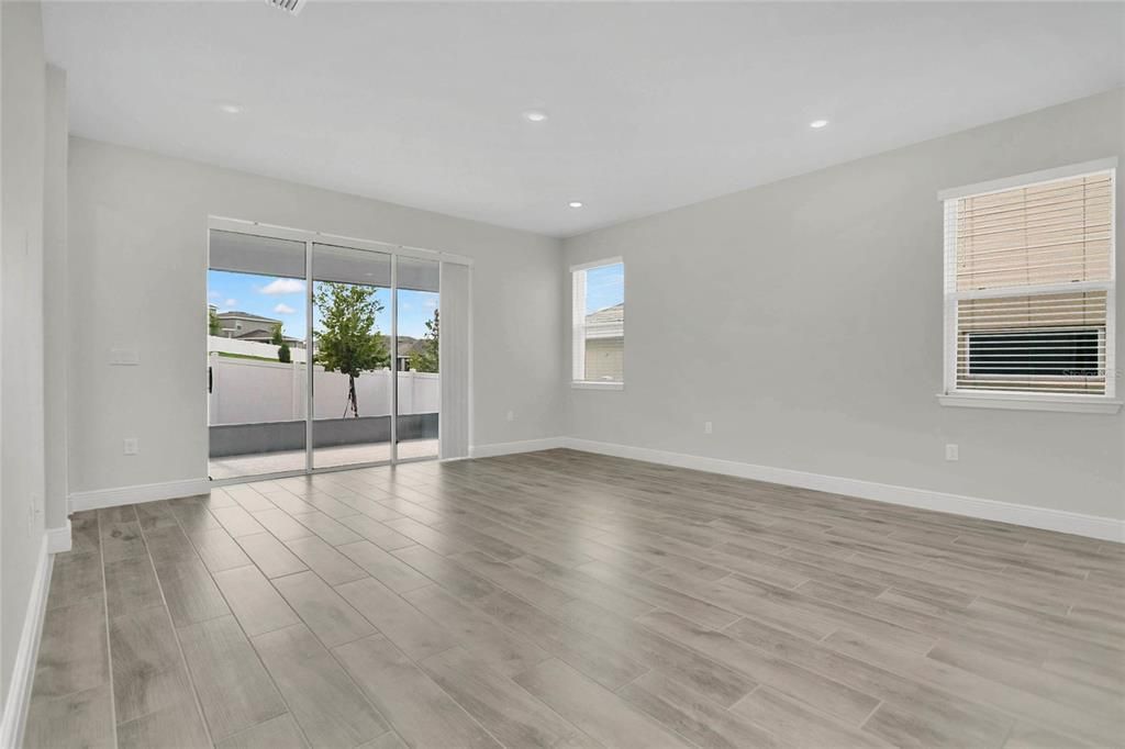 For Rent: $3,900 (5 beds, 3 baths, 3167 Square Feet)