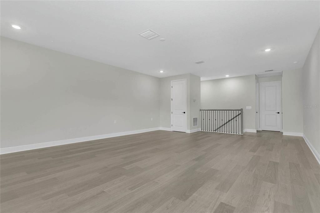 For Rent: $3,900 (5 beds, 3 baths, 3167 Square Feet)
