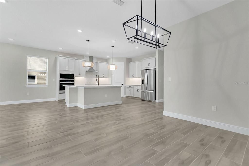 For Rent: $3,900 (5 beds, 3 baths, 3167 Square Feet)