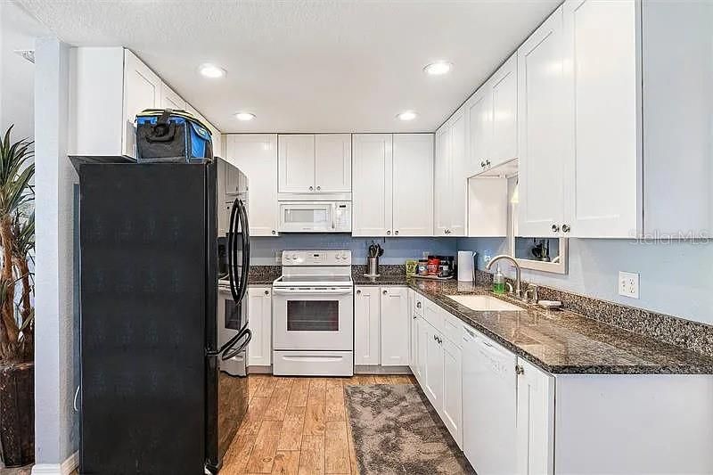 В аренду: $2,800 (3 спален, 2 ванн, 1389 Квадратных фут)