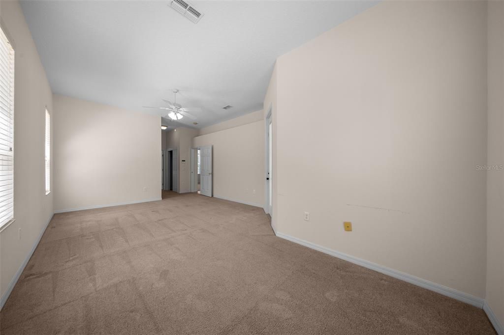 For Sale: $625,000 (4 beds, 2 baths, 2818 Square Feet)