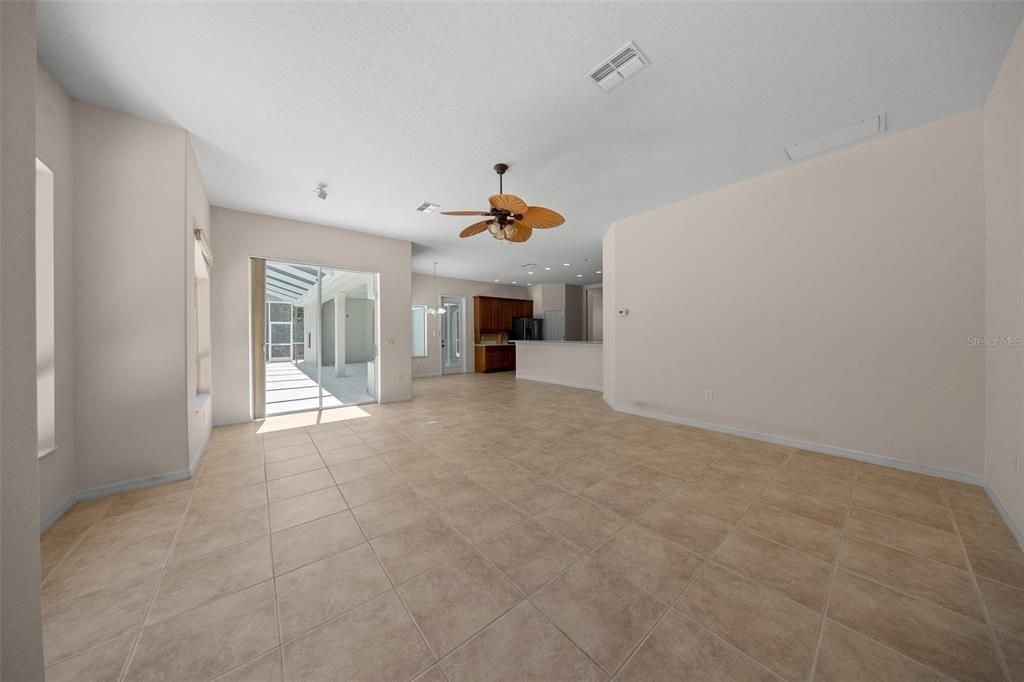 For Sale: $625,000 (4 beds, 2 baths, 2818 Square Feet)