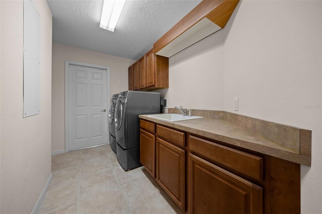 For Sale: $625,000 (4 beds, 2 baths, 2818 Square Feet)