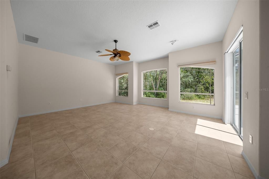 For Sale: $625,000 (4 beds, 2 baths, 2818 Square Feet)