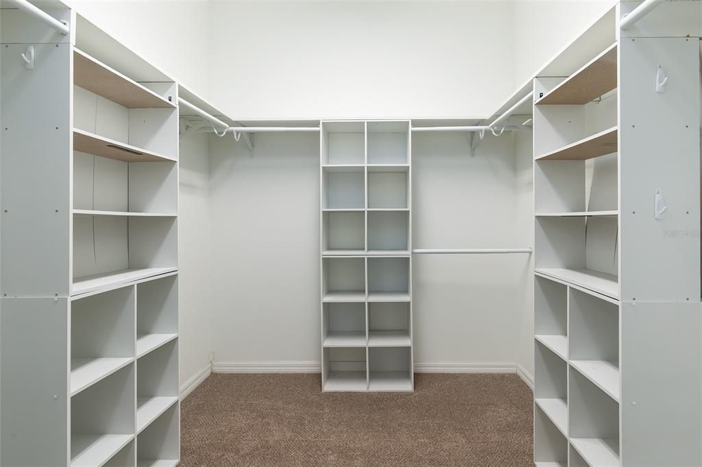 Activo con contrato: $389,900 (3 camas, 2 baños, 1839 Pies cuadrados)