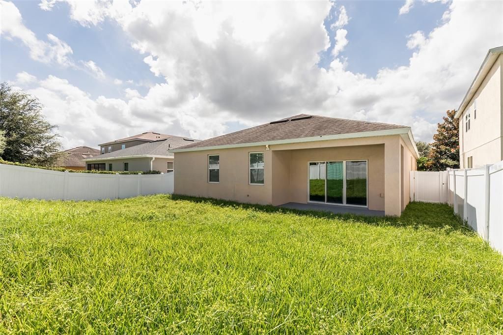 Activo con contrato: $389,900 (3 camas, 2 baños, 1839 Pies cuadrados)