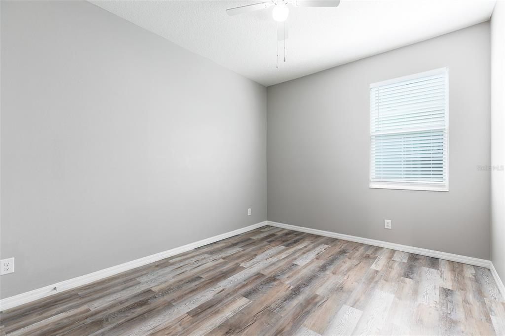Activo con contrato: $389,900 (3 camas, 2 baños, 1839 Pies cuadrados)