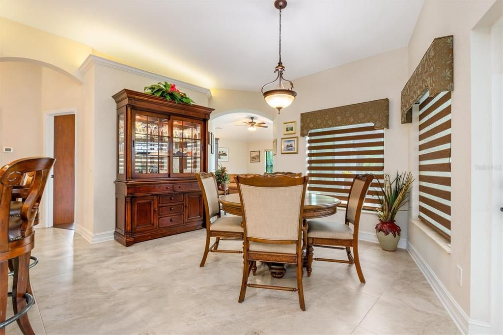 En Venta: $559,000 (3 camas, 2 baños, 2186 Pies cuadrados)