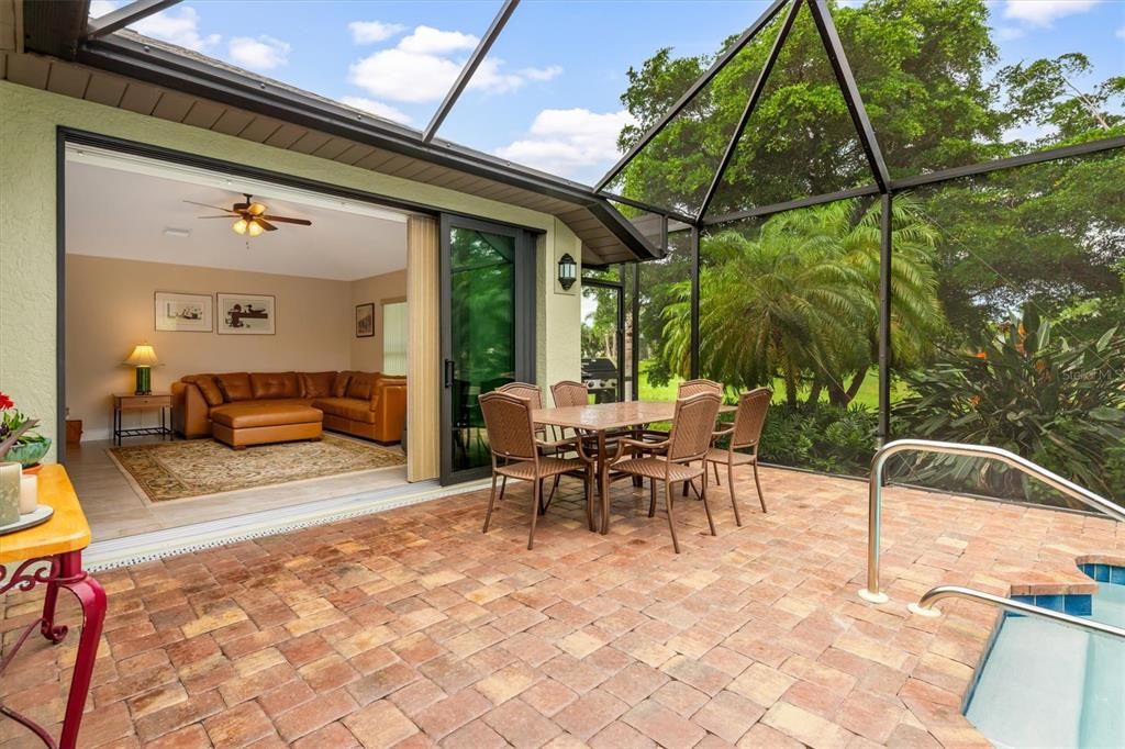 En Venta: $559,000 (3 camas, 2 baños, 2186 Pies cuadrados)