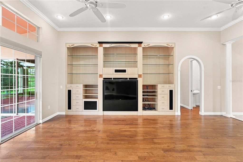 For Sale: $475,000 (3 beds, 2 baths, 2935 Square Feet)