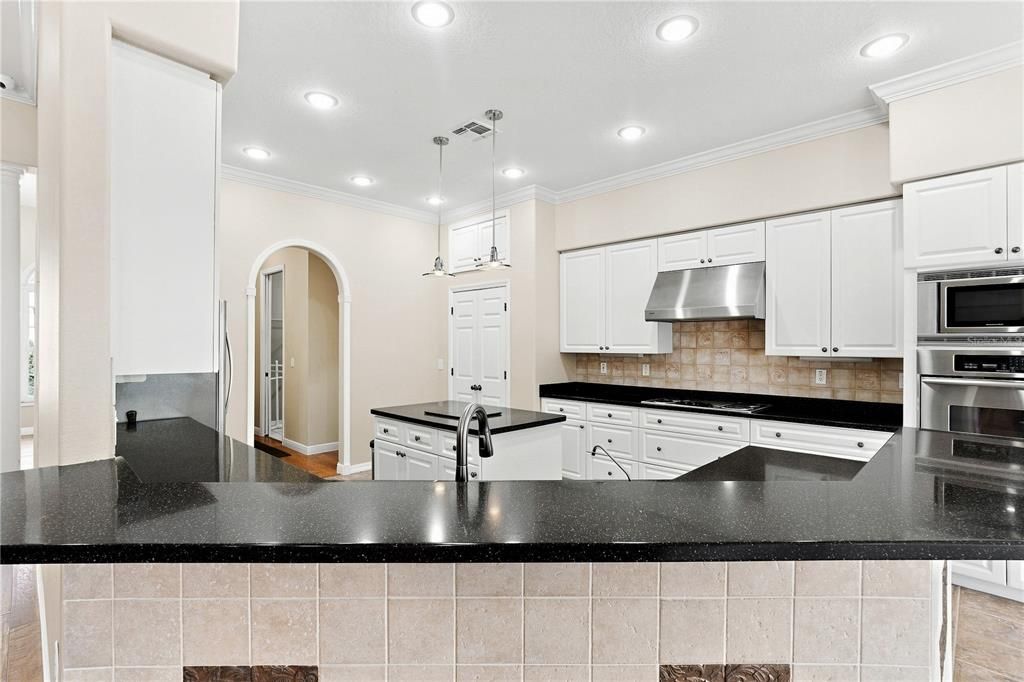 For Sale: $475,000 (3 beds, 2 baths, 2935 Square Feet)