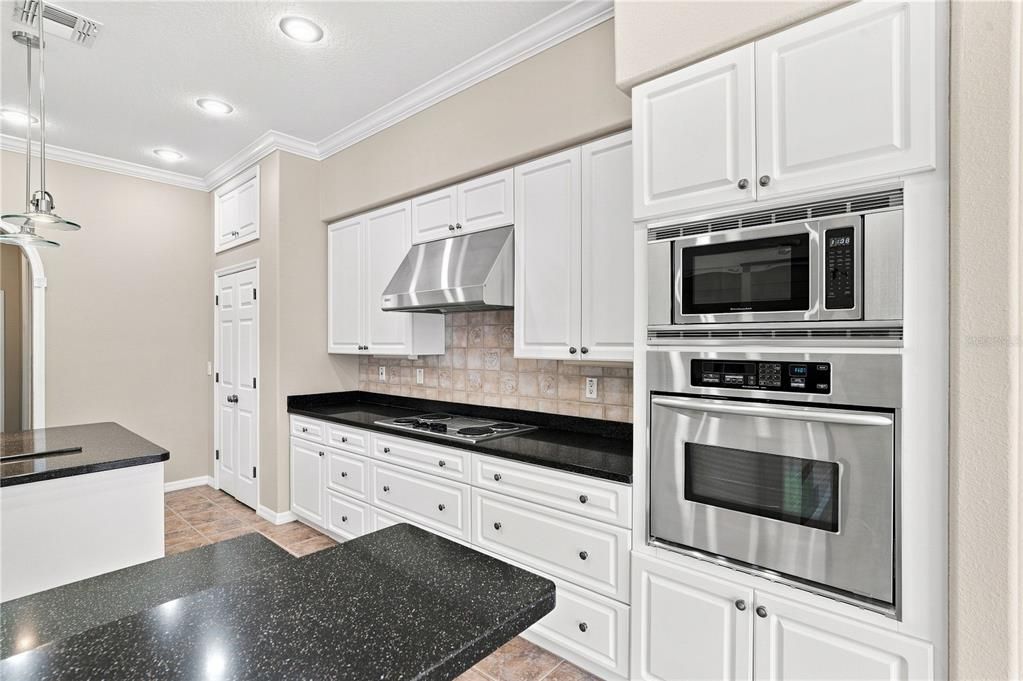 For Sale: $475,000 (3 beds, 2 baths, 2935 Square Feet)