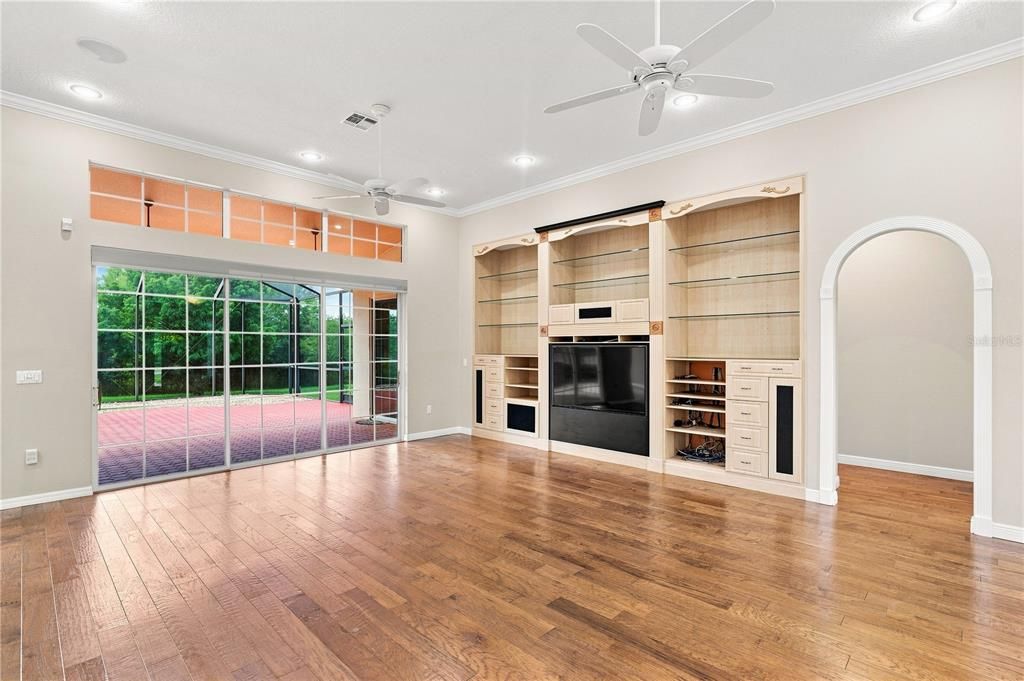 For Sale: $475,000 (3 beds, 2 baths, 2935 Square Feet)