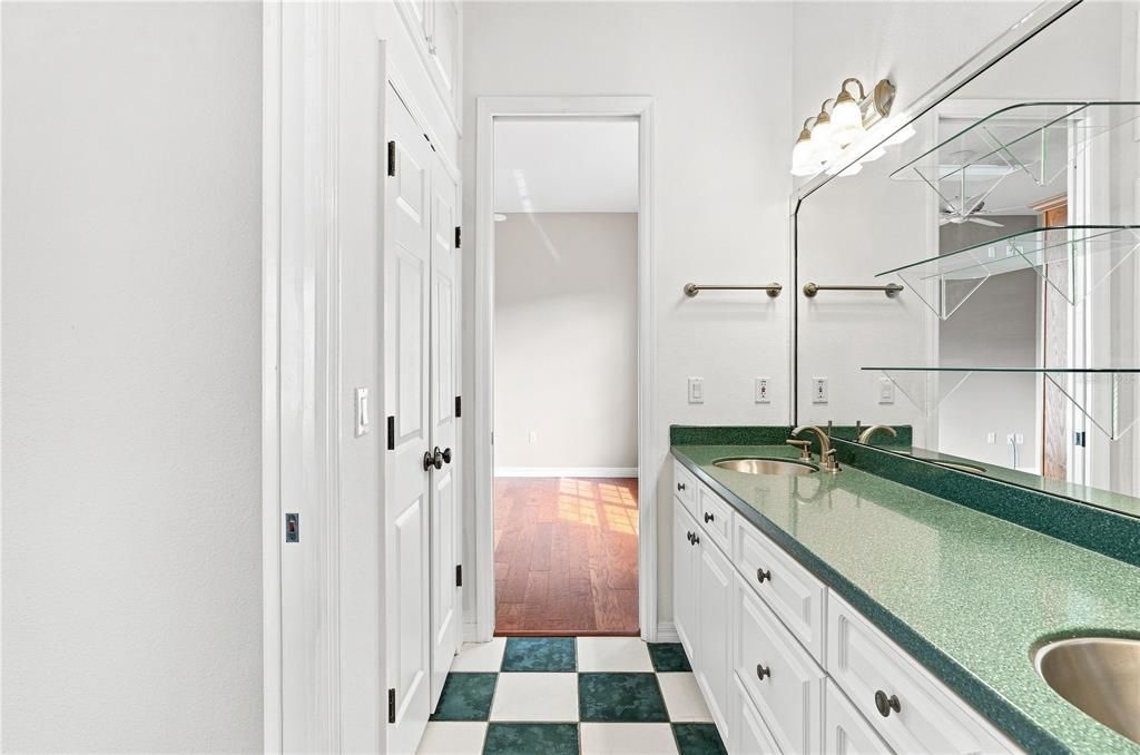 For Sale: $475,000 (3 beds, 2 baths, 2935 Square Feet)
