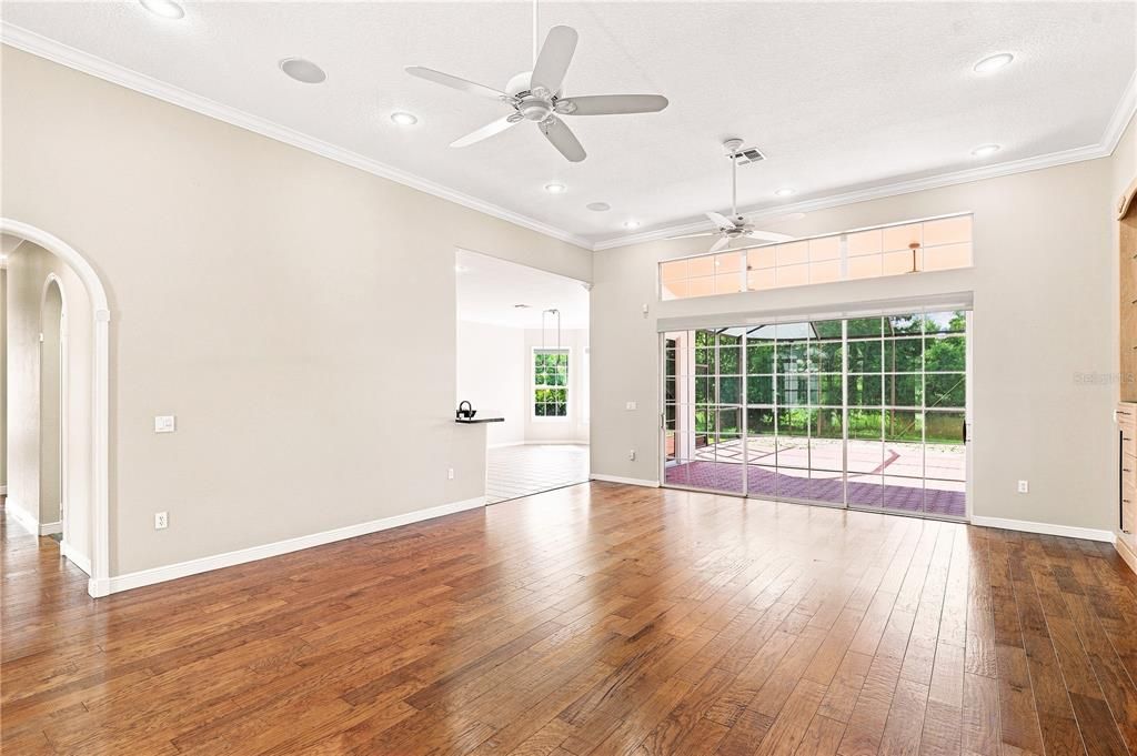 For Sale: $475,000 (3 beds, 2 baths, 2935 Square Feet)