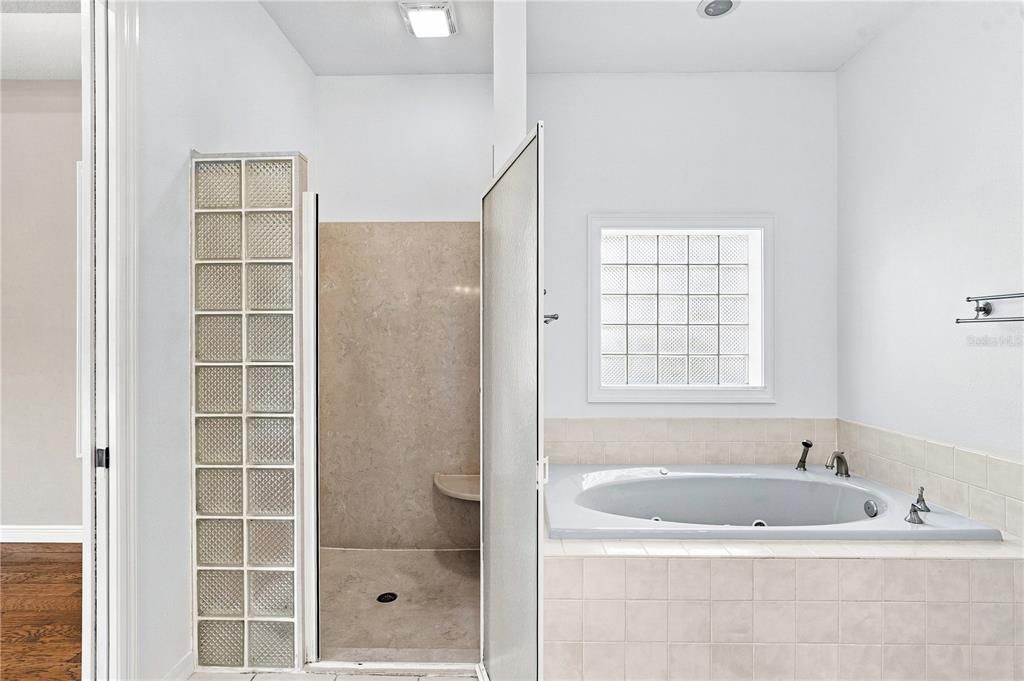 For Sale: $475,000 (3 beds, 2 baths, 2935 Square Feet)