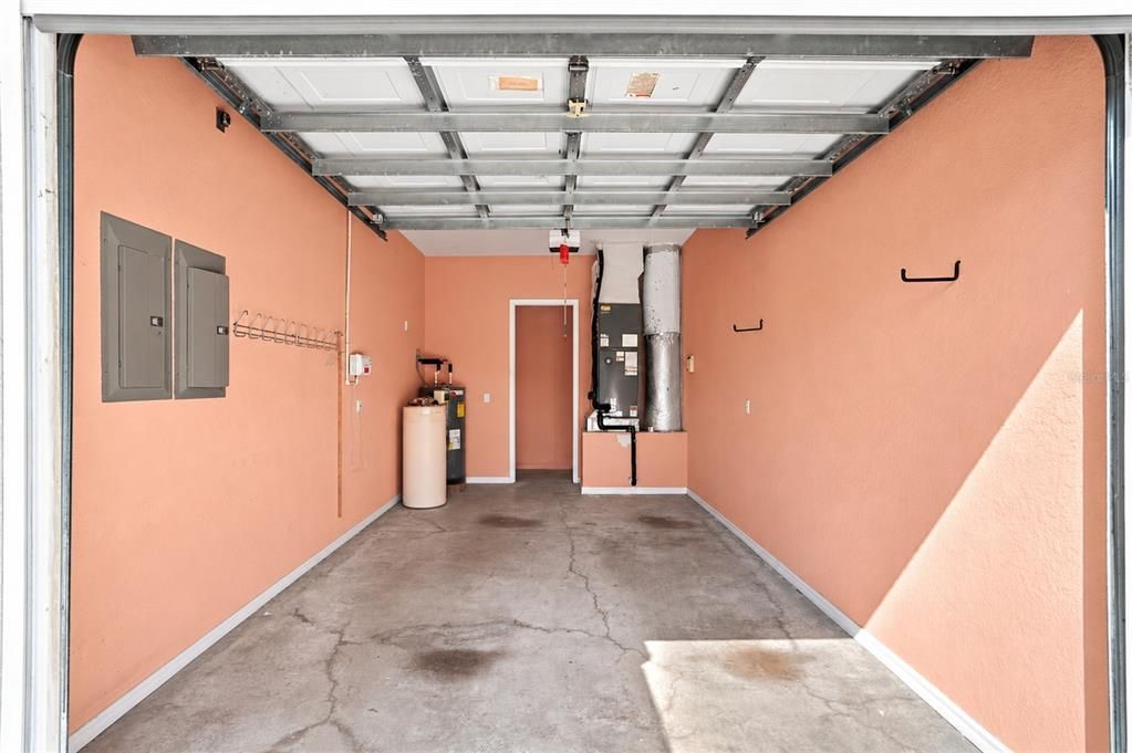 For Sale: $475,000 (3 beds, 2 baths, 2935 Square Feet)