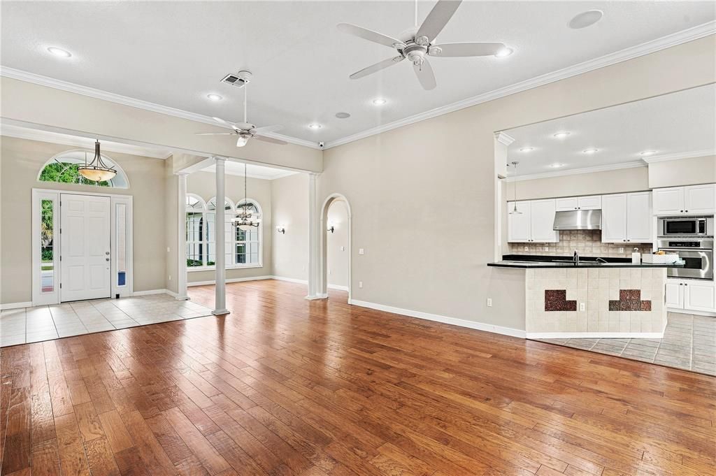 For Sale: $475,000 (3 beds, 2 baths, 2935 Square Feet)