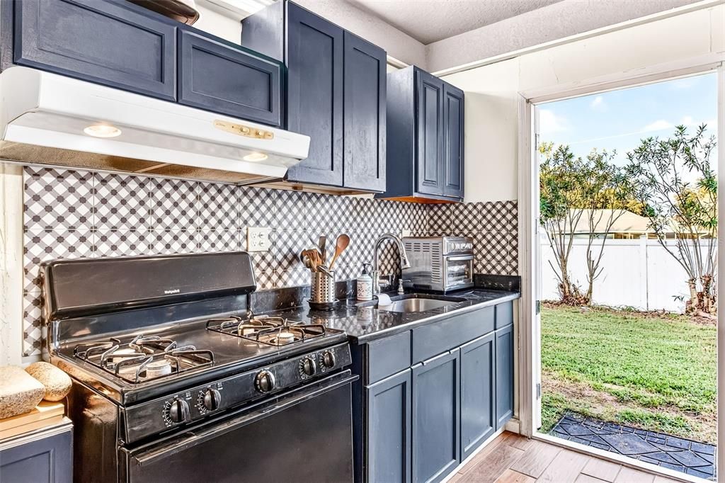 На продажу: $355,000 (3 спален, 2 ванн, 1876 Квадратных фут)