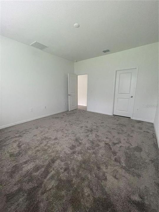 En Renta: $2,600 (4 camas, 2 baños, 1843 Pies cuadrados)