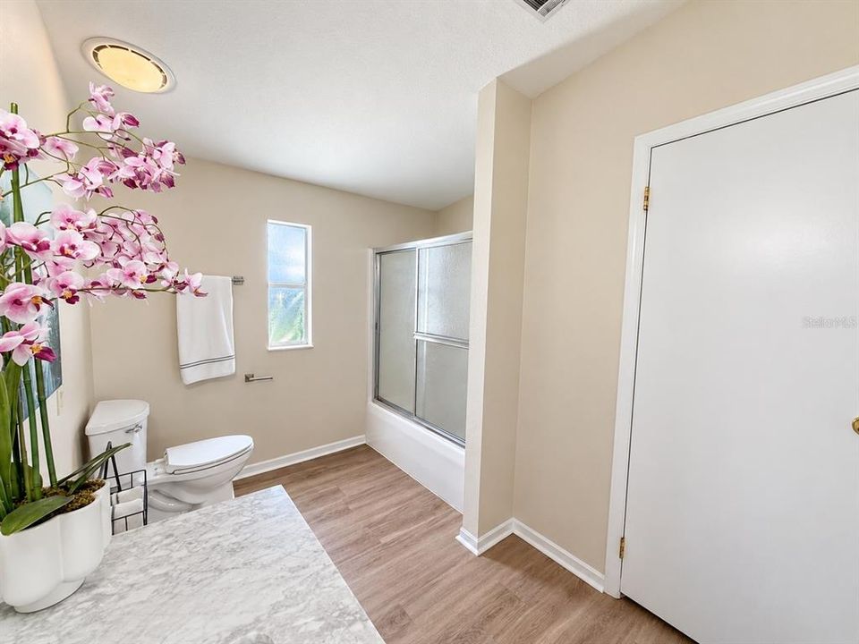 For Sale: $219,900 (3 beds, 2 baths, 1716 Square Feet)