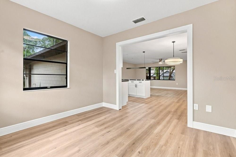 For Sale: $279,987 (3 beds, 2 baths, 1420 Square Feet)