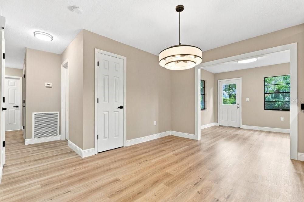 For Sale: $279,987 (3 beds, 2 baths, 1420 Square Feet)