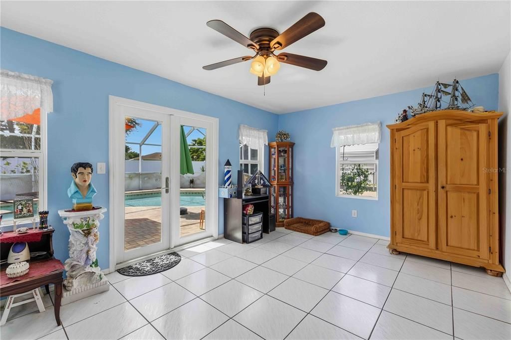 For Sale: $499,900 (3 beds, 2 baths, 1420 Square Feet)