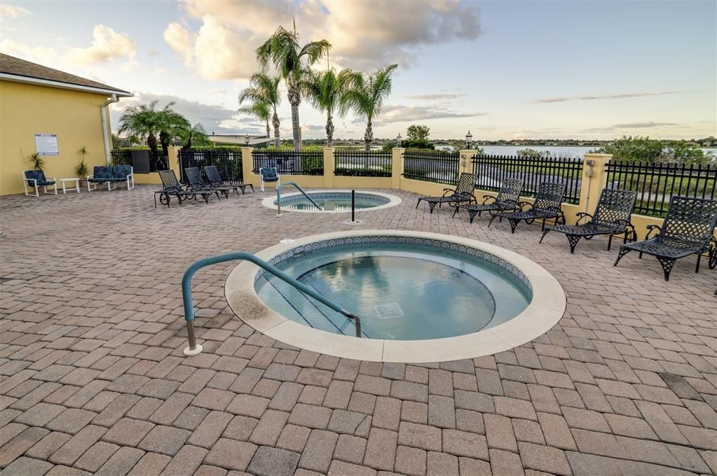 For Sale: $225,000 (2 beds, 2 baths, 1160 Square Feet)