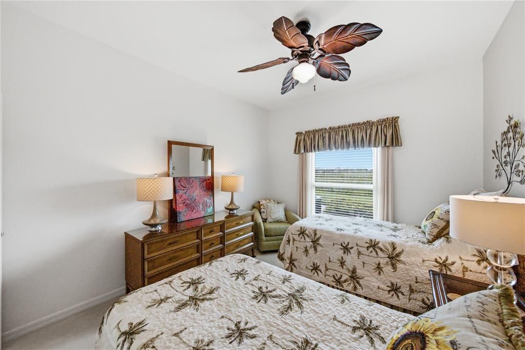For Sale: $225,000 (2 beds, 2 baths, 1160 Square Feet)