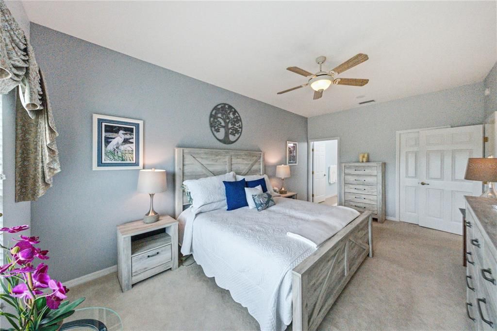 For Sale: $225,000 (2 beds, 2 baths, 1160 Square Feet)